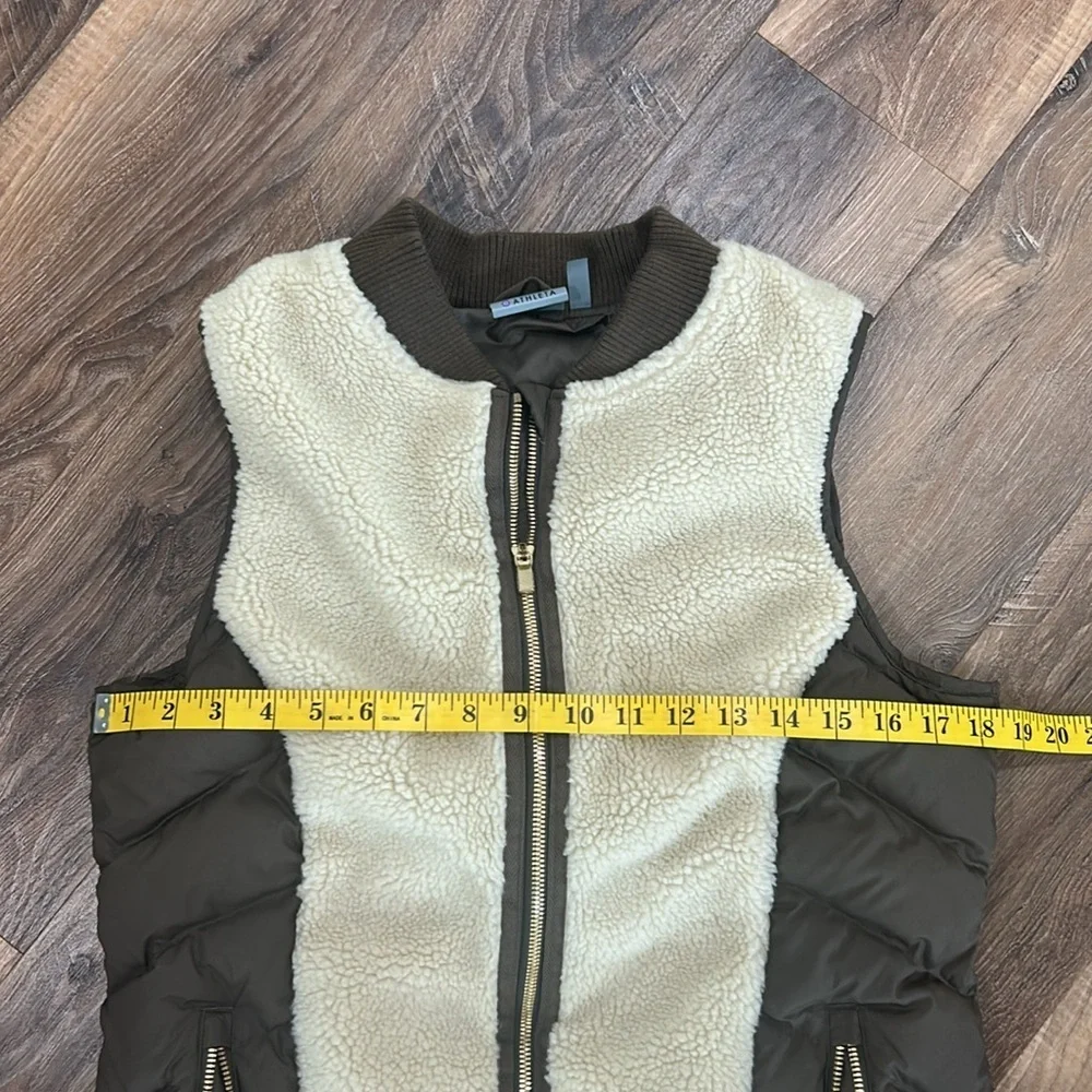 Athleta Responsible Down Tundra Sherpa Puffer Vest Womens Size Medium - Picture 8 of 14
